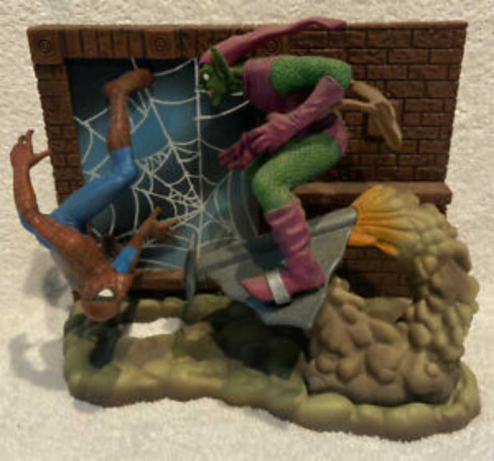 Marvel Legends MASTERWORKS Spider-Man Vs Green Goblin - Toy Biz (Marvel Masterworks) action figure collectible [Barcode 035112715863] - Main Image 3