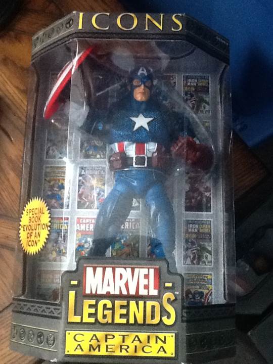 (Damaged Box) Marvel Legends Icons: Captain America - Toy Biz (Marvel Legends) action figure collectible [Barcode 035112716198] - Main Image 2