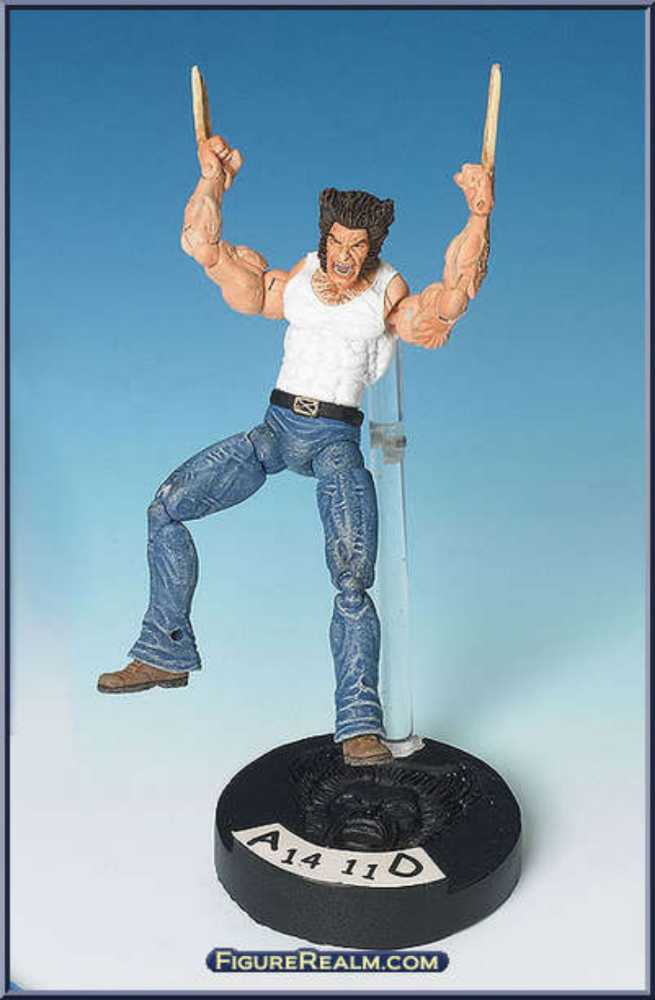 Toybiz Marvel Legends Showdown: Wolverine (Berserker) - Toy Biz (X-Men) action figure collectible [Barcode 035112728252] - Main Image 4