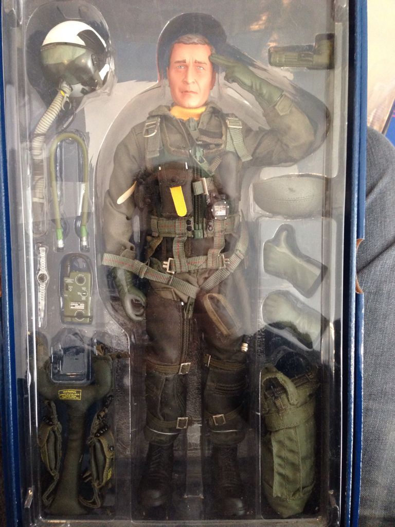 George W. Bush Us President And Naval Aviator - Blueboxtoys action figure collectible [Barcode 021105878684] - Main Image 2