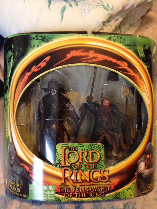 Uruk-Hai Warrior vs. Gimli - Toy Biz (Lord Of The Rings) action figure collectible [Barcode 035112810483] - Main Image 1