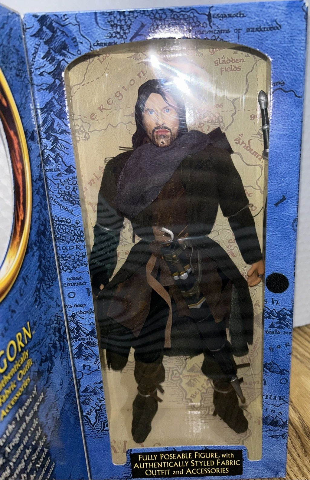 Lord of The Rings: Aragorn Action Figure by ToyBiz - Toy Biz (Return Of The King) (Sci-Fi/Adventure/Fantasy) action figure collectible [Barcode 035112813712] - Main Image 2