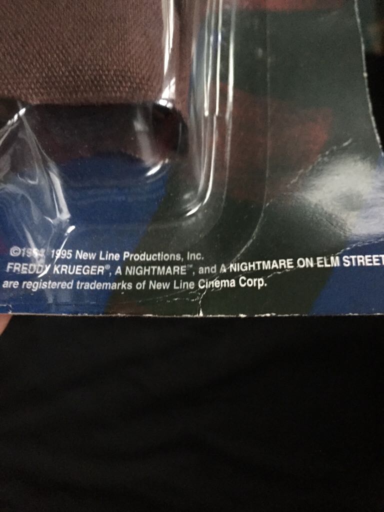 Nightmare On Elm St. Glove - Paper Magic Group (A Nightmare On Elm Street) action figure collectible [Barcode 037693301794] - Main Image 2