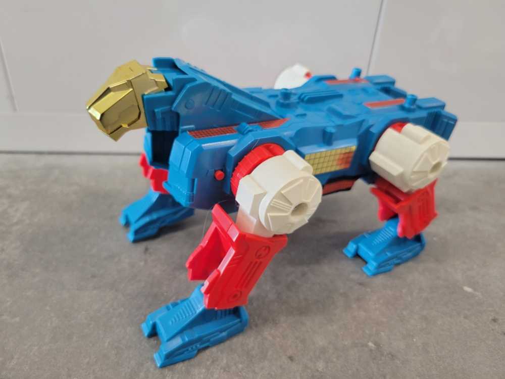 Transformers G1 Sky Lynx - Hasbro (1986) action figure collectible [Barcode 038976058077] - Main Image 4