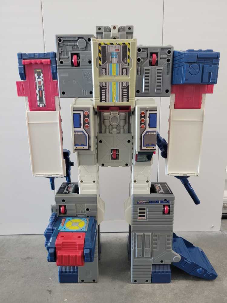 Fortress Maximus 1st With Cerebros Spike And Cog Gasket And Grommet Headmaster Base City - Hasbro (1987) action figure collectible [Barcode 038976058206] - Main Image 4