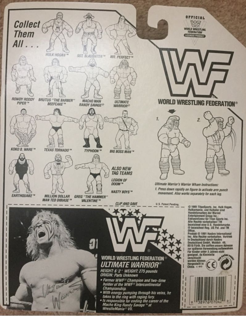 Ultimate Warrior - Hasbro (WWF Hasbro) action figure collectible [Barcode 038976070420] - Main Image 2