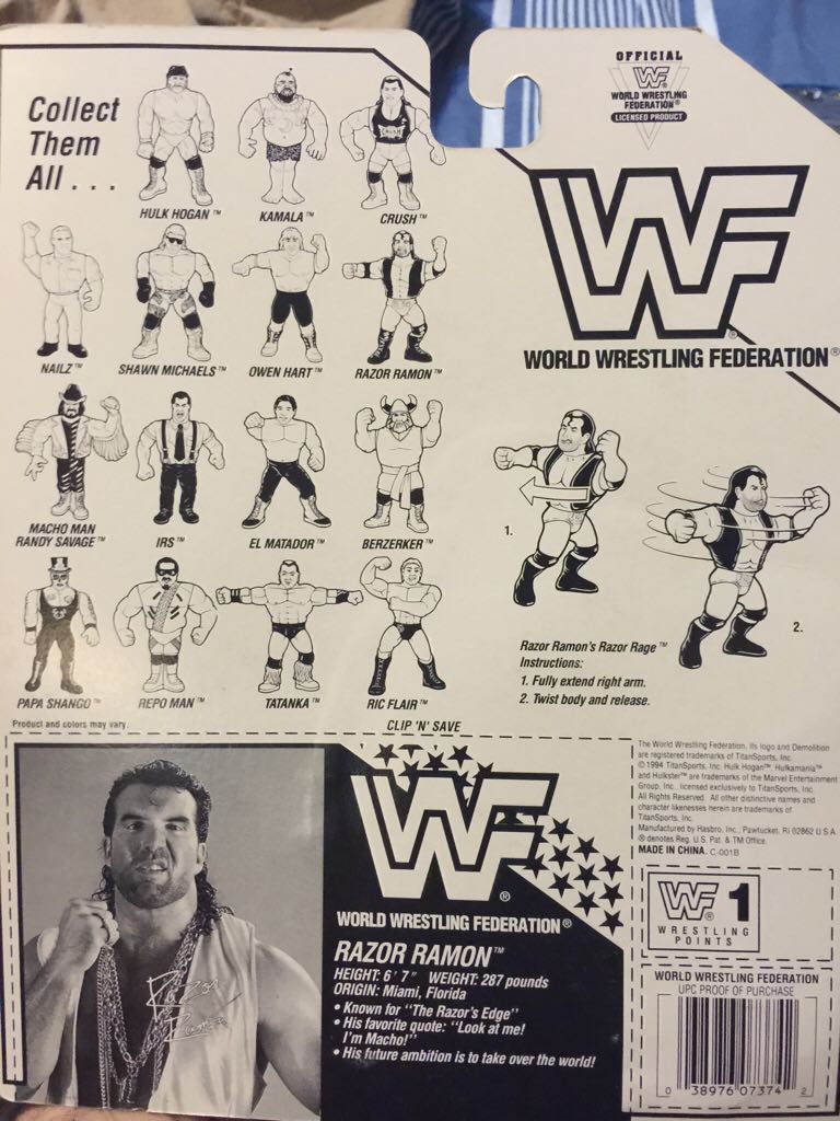 Razor Ramon - Hasbro (WWF Hasbro) action figure collectible [Barcode 038976073742] - Main Image 2