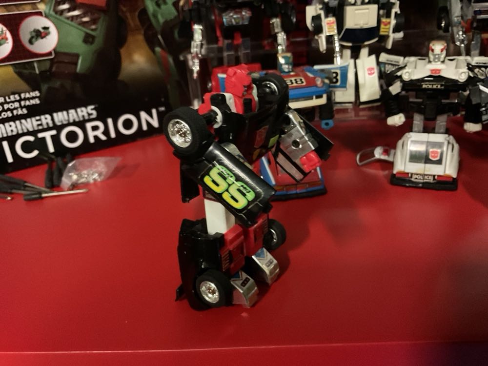 Transformers G2 Sideswipe - Hasbro (Transformers Generation 2) action figure collectible [Barcode 038976800126] - Main Image 3