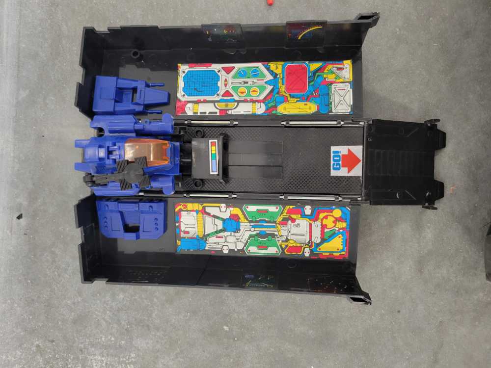 Optimus Prime - Hasbro (Generation 2) action figure collectible [Barcode 038976800348] - Main Image 4