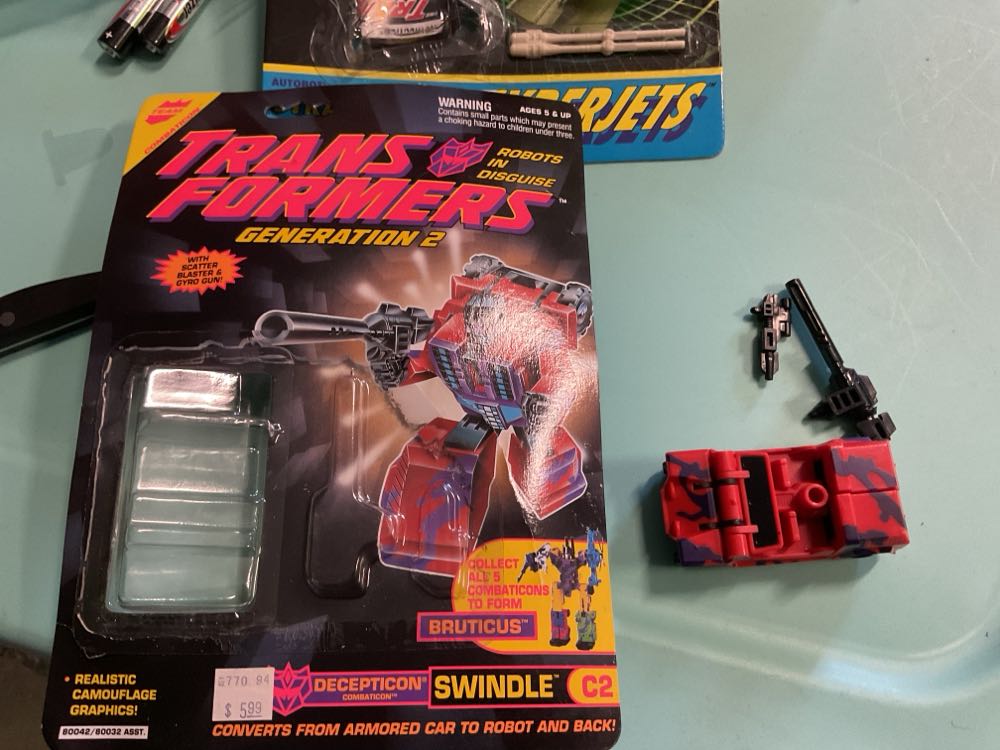 Transformers G2 Swindle Combaticon - Hasbro (Swindle) action figure collectible [Barcode 038976800423] - Main Image 3