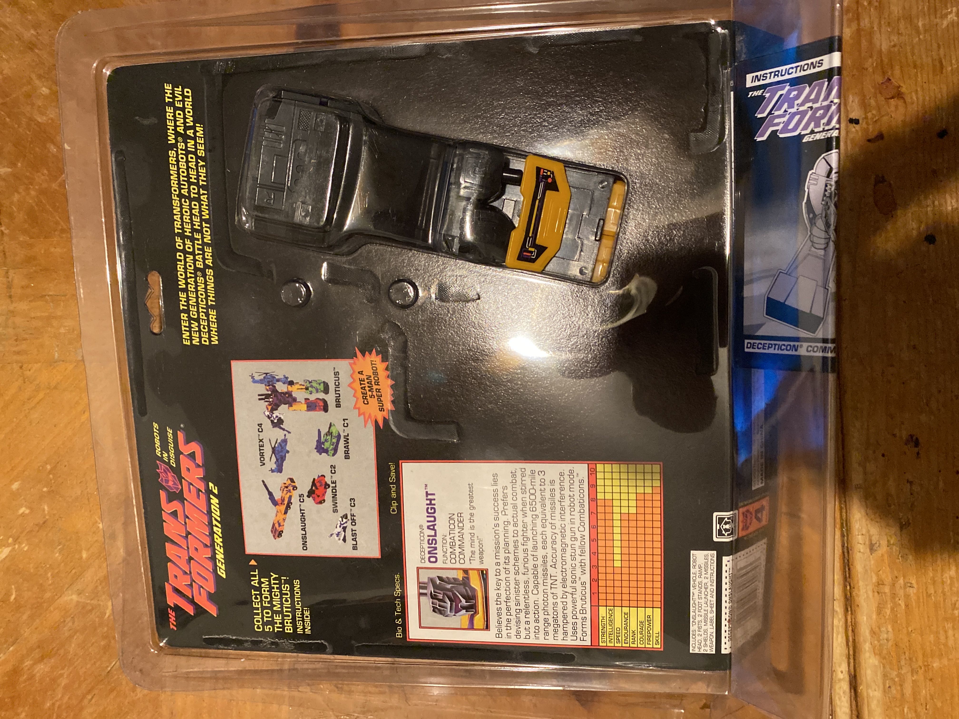 Onslaught - Hasbro (Onslaught) action figure collectible [Barcode 038976800843] - Main Image 2