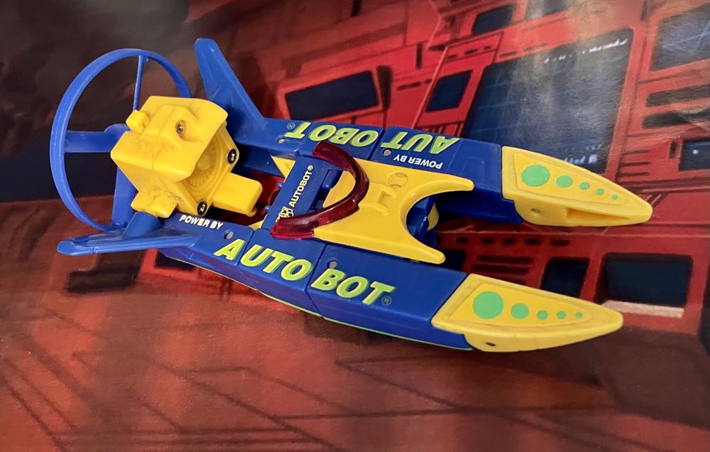 Manta Ray - Hasbro Toy (Transformers G2) action figure collectible [Barcode 038976801260] - Main Image 2