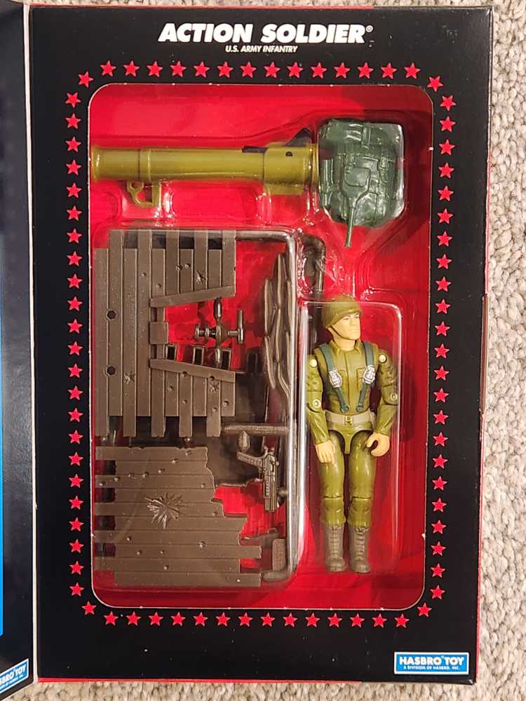 Action Soldier [v1] - Hasbro Toy (G.I. Joe: A Real American Hero: 30th Anniversary) action figure collectible [Barcode 038976810453] - Main Image 3
