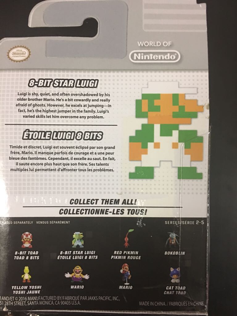 8-Bit Star Luigi - Jakks Pacific (World Of Nintendo) action figure collectible [Barcode 039897386218] - Main Image 2