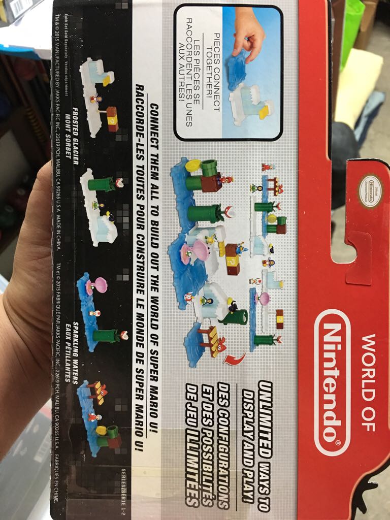 1-2 Micro Land Penguin Luigi + Frosted Glacier - JAKKS Pacific, Inc. (World Of Nintendo) action figure collectible [Barcode 039897722634] - Main Image 2