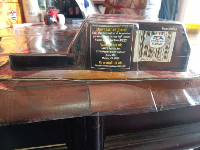 WWF Signature Series 5 Kane - Jakks Pacific (WWE Classic Superstars) action figure collectible [Barcode 039897809632] - Main Image 2