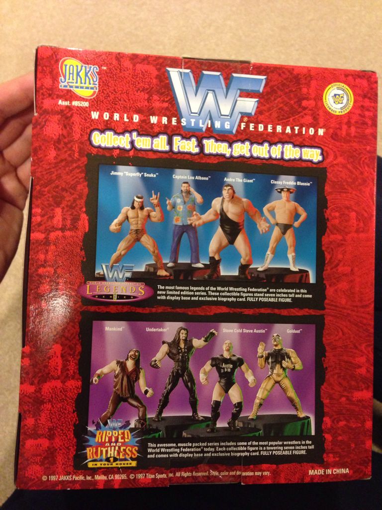 Stone Cold Steve Austin (Ripped And Ruthless) - Jakks Pacific (WWF Jakks Pacific BCA Ripped And Ruthless Series 1 “In Your House”) action figure collectible [Barcode 039897852034] - Main Image 2