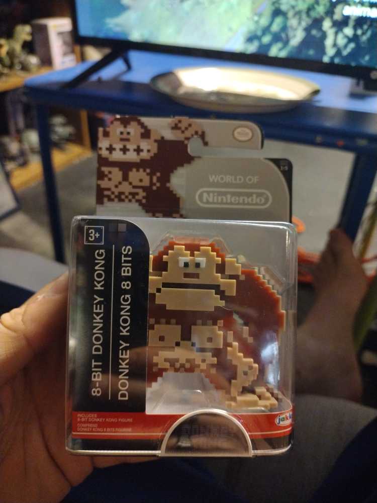 1-5 8-bit Donkey Kong - Jakks Pacific (World Of Nintendo) action figure collectible [Barcode 039897867236] - Main Image 3