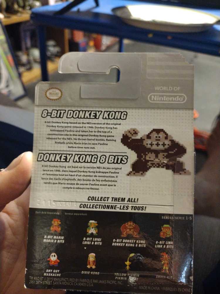1-5 8-bit Donkey Kong - Jakks Pacific (World Of Nintendo) action figure collectible [Barcode 039897867236] - Main Image 4