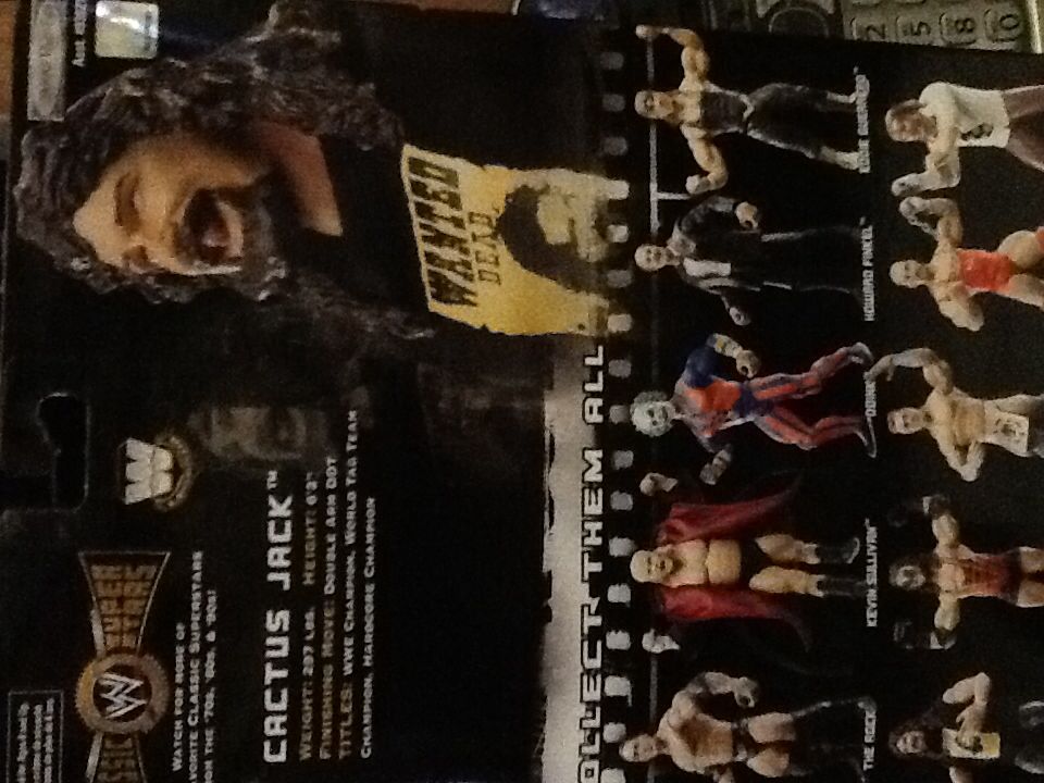 Eddie Guerrero - Jakks Pacific (WWE Classic Superstars) action figure collectible [Barcode 039897938219] - Main Image 2