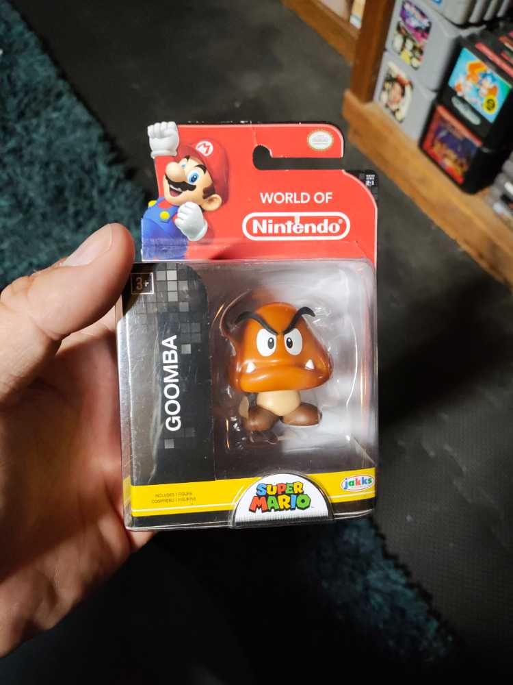 Goomba - Jakks Pacific (World Of Nintendo) action figure collectible [Barcode 039897957159] - Main Image 3
