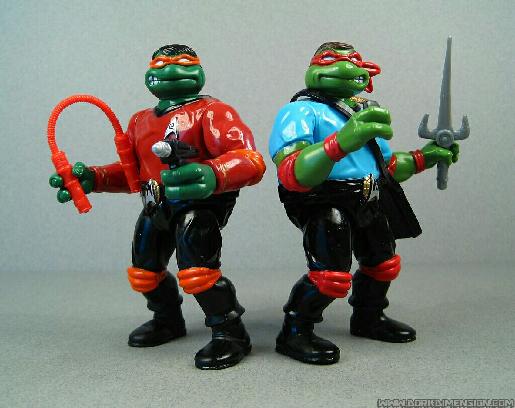 Chief Med Officer Raphael - Playmates Toys (TMNT) action figure collectible [Barcode 043377034537] - Main Image 2