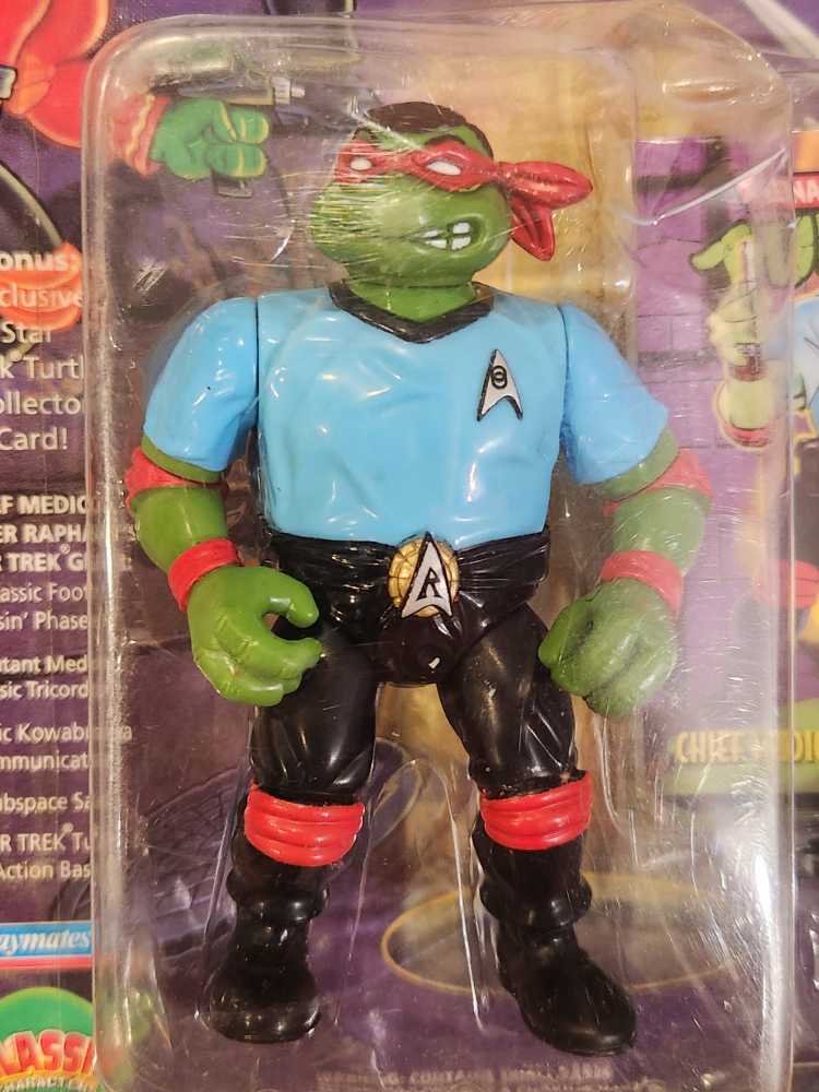 Chief Med Officer Raphael - Playmates Toys (TMNT) action figure collectible [Barcode 043377034537] - Main Image 3