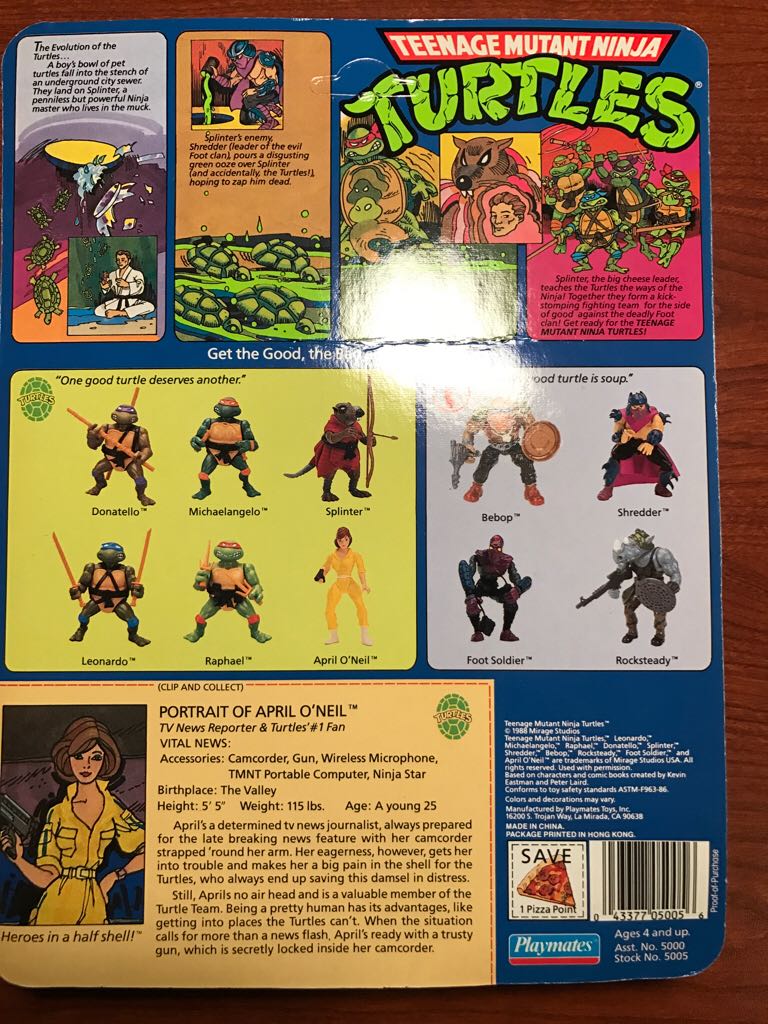 April O’Neil (Orange & Blue Stripes W/ Press Pass) - Playmates Toys (Teenage Mutant Ninja Turtles (1988)) action figure collectible [Barcode 043377050056] - Main Image 2