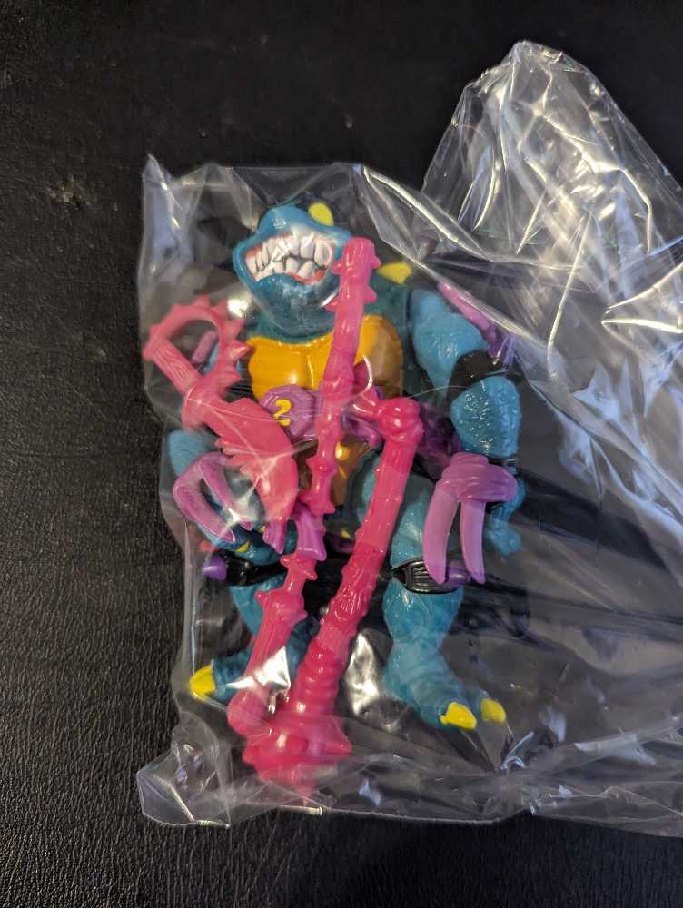 Slash (Purple Belt,Yellow S) - Playmates Toys (Teenage Mutant Ninja Turtles (1990)) action figure collectible [Barcode 043377051053] - Main Image 4