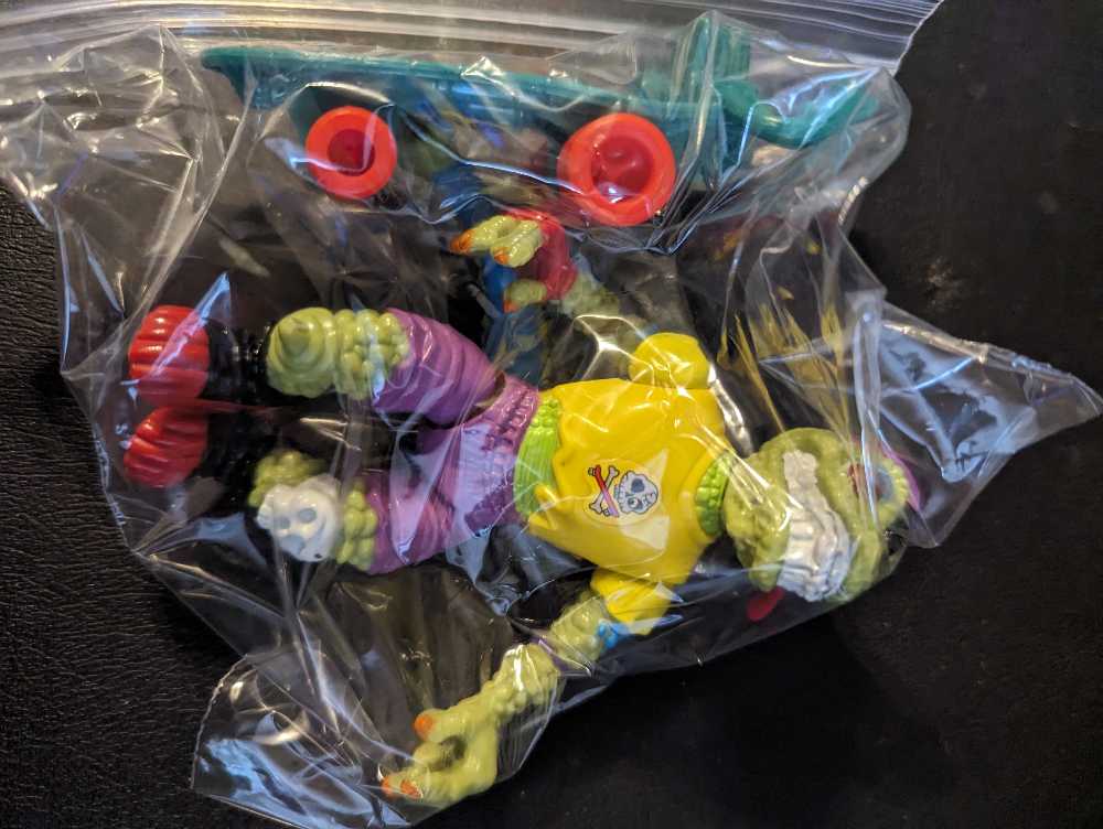 Mondo Gecko - Playmates Toys (TMNT) action figure collectible [Barcode 043377051060] - Main Image 4