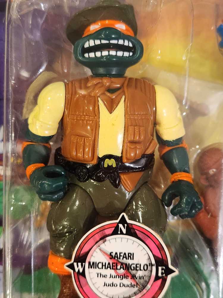 Safari Michelangelo - Playmates Toys (Teenage Mutant Ninja Turtles: Adventurers) action figure collectible [Barcode 043377051183] - Main Image 3