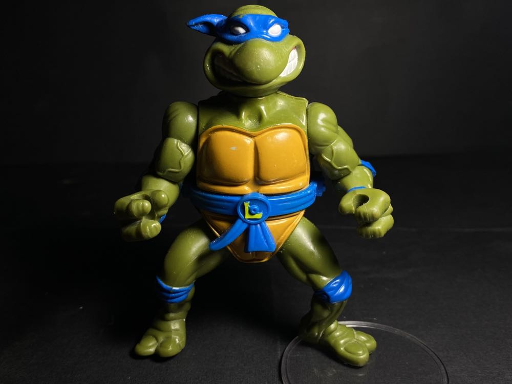Leonardo With Storage Shell - Playmates Toys (Teenage Mutant Ninja Turtles) action figure collectible [Barcode 043377051244] - Main Image 4