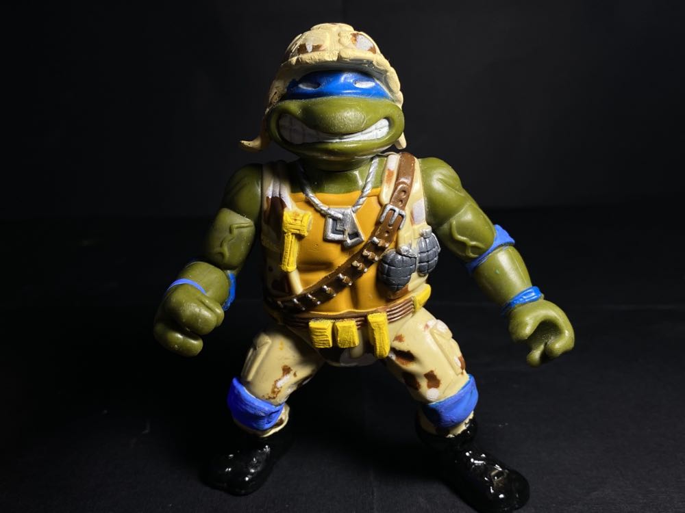 Lieutenant Leo (Light Camo) - Playmates Toys (Teenage Mutant Ninja Turtles (1991)) action figure collectible [Barcode 043377051497] - Main Image 4