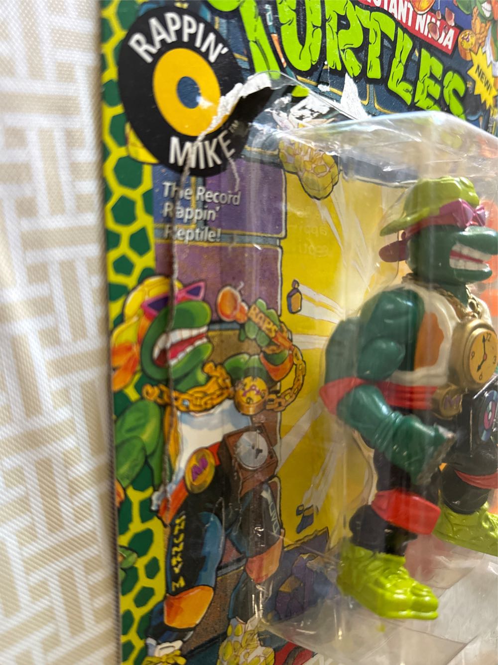 Rappin’ Mike (28 Back) - Playmates (Rock’N Rollin’ Tmnt) action figure collectible [Barcode 043377051558] - Main Image 4