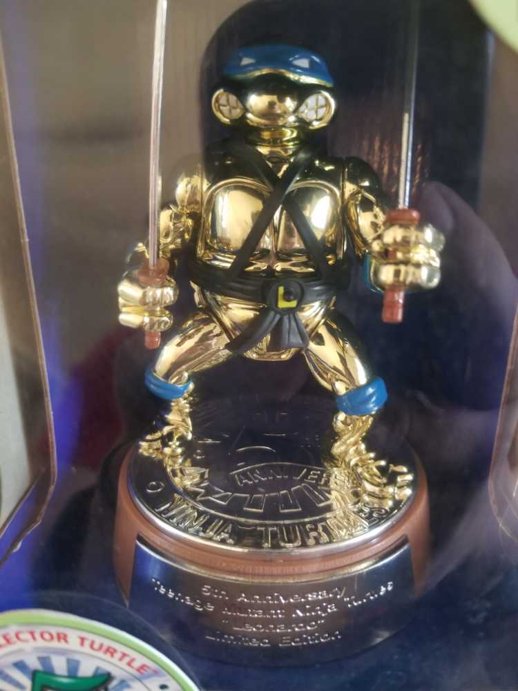 5th Anniversary Leo (gold) - Playmates Toys (Teenage Mutant Ninja Turtles) action figure collectible [Barcode 043377052319] - Main Image 4