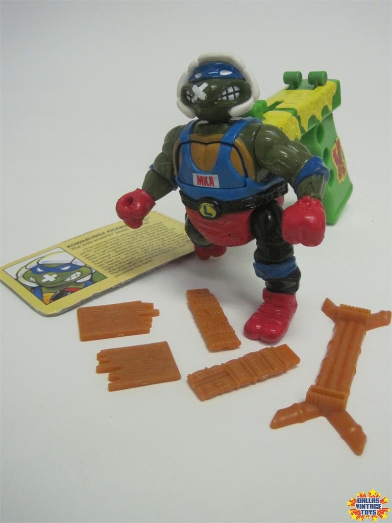 TMNT - Kowabunga Kickboxin’ Leo - Playmates Toys (Teenage Mutant Ninja Turtles) action figure collectible [Barcode 043377052418] - Main Image 3