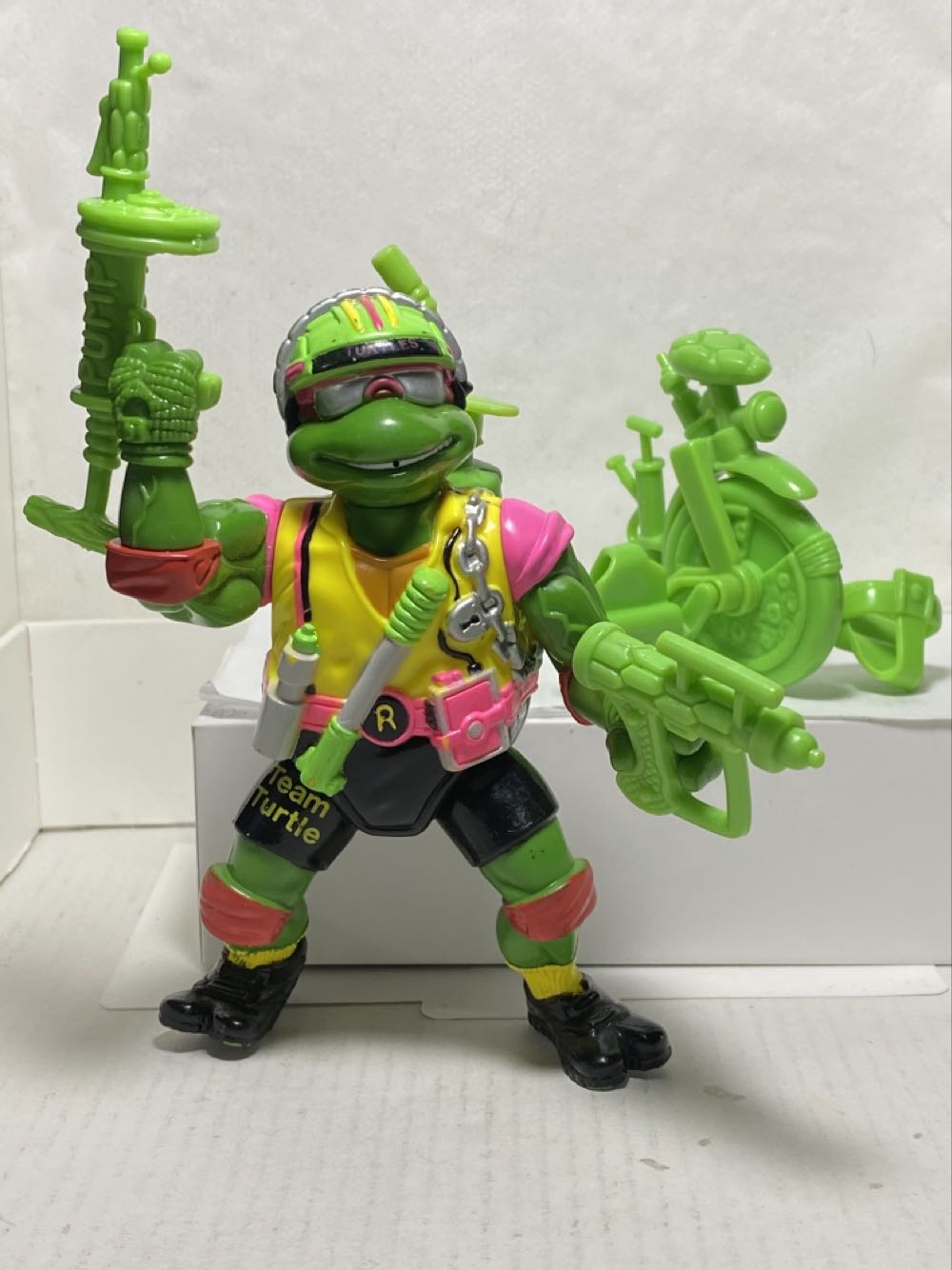 TMNT - Sewer-Cyclin’ Raph - Playmates Toys (Teenage Mutant Ninja Turtles) action figure collectible [Barcode 043377052531] - Main Image 4