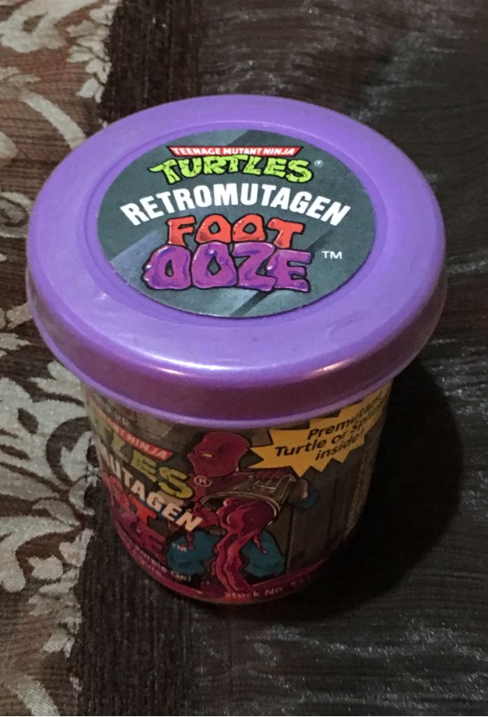 Retromutagen Foot Ooze - Playmates Toys (Teenage Mutant Ninja Turtles) action figure collectible [Barcode 043377055303] - Main Image 2