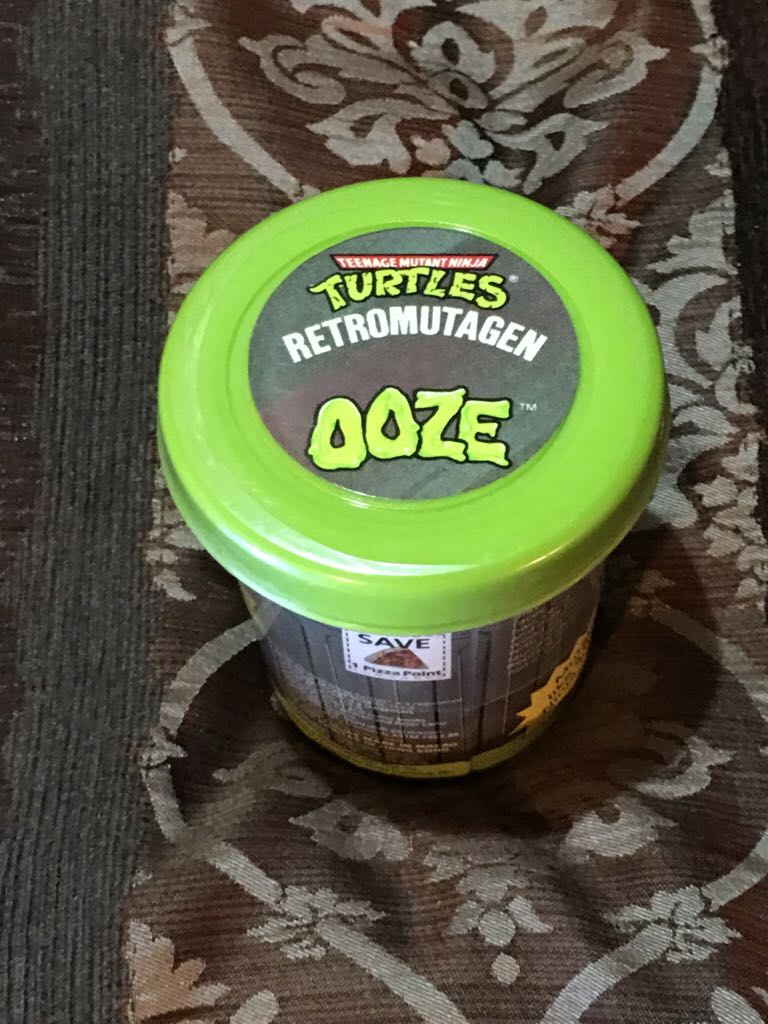 Retromutagen Ooze - Playmates Toys (Teenage Mutant Ninja Turtles) action figure collectible [Barcode 043377055310] - Main Image 2