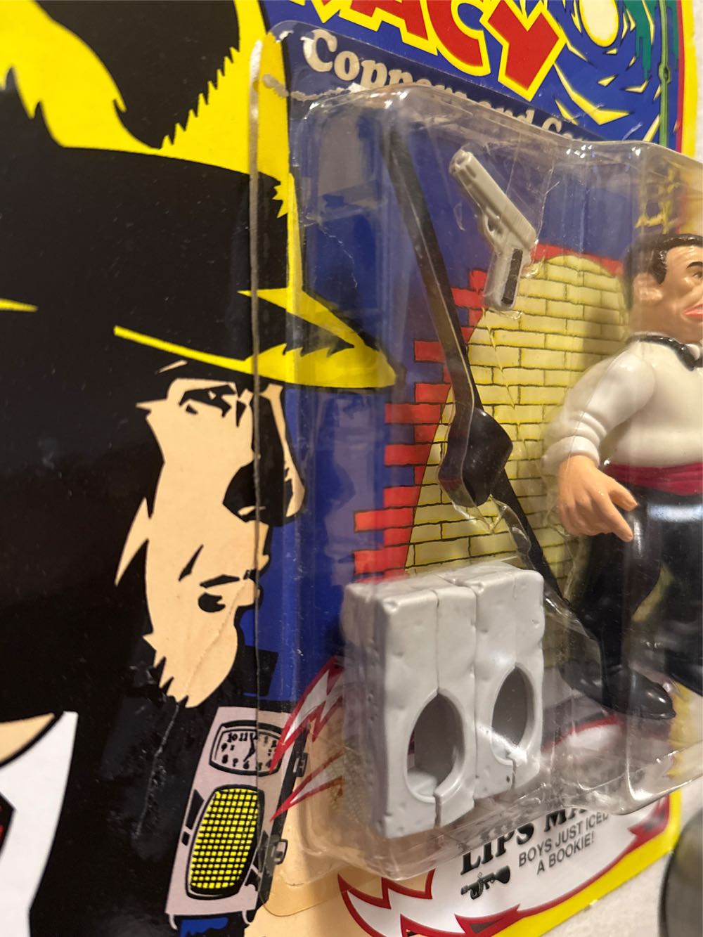 Lips Manlis - Playmates (Dick Tracy: Coppers And Gangsters) action figure collectible [Barcode 043377057130] - Main Image 4