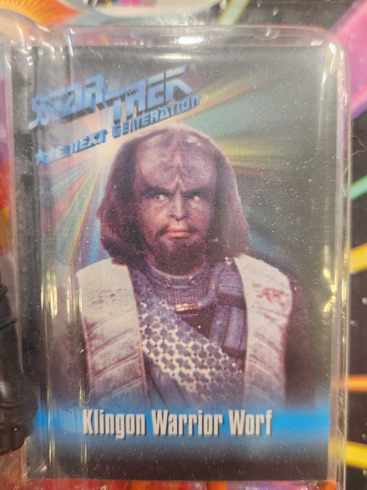 Klingon Warrior Worf - Playmates (Star Trek: The Next Generation) action figure collectible [Barcode 043377060246] - Main Image 4