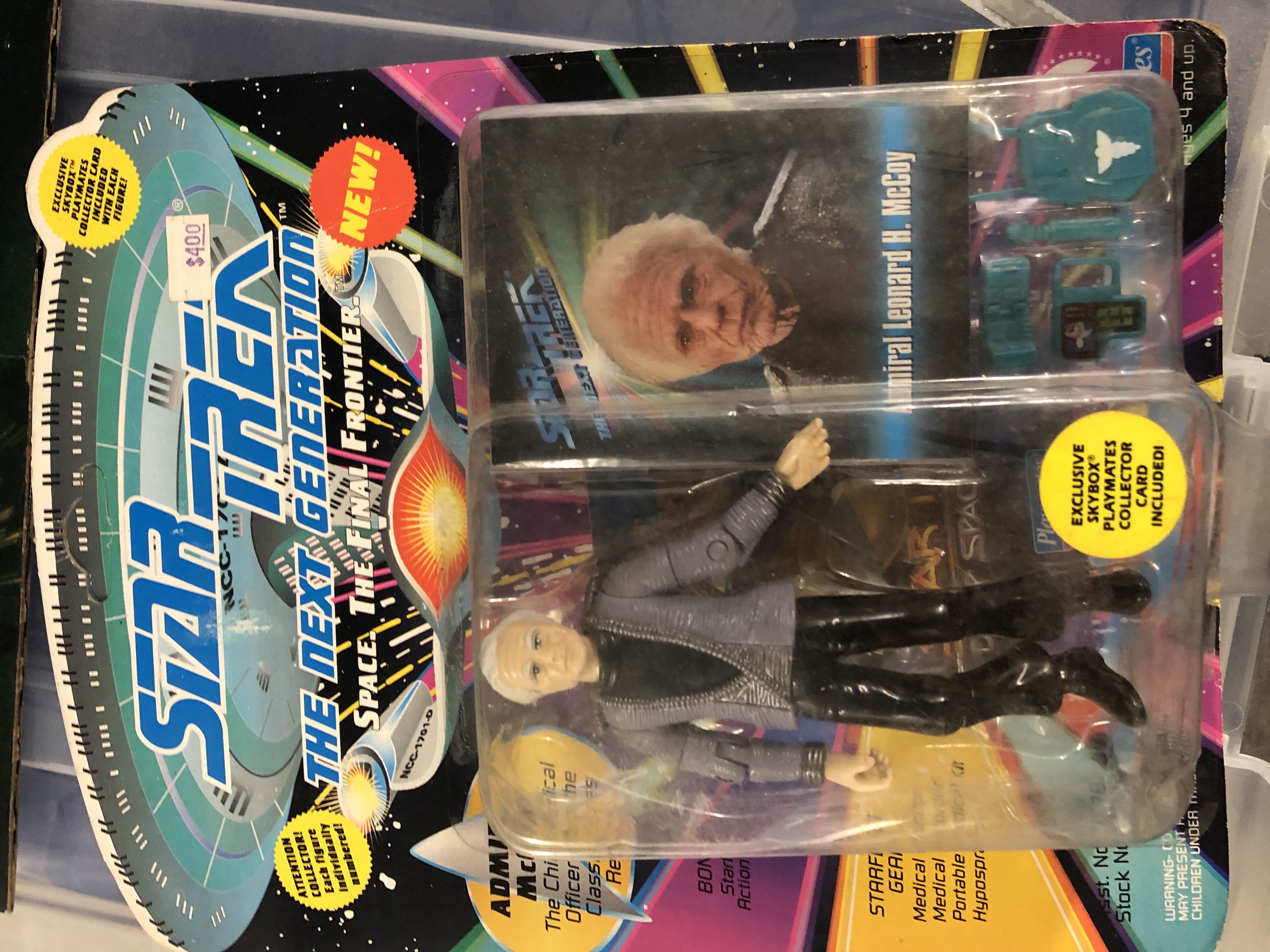 Admiral McCoy - Playmates (Star Trek - The Next Generation) action figure collectible [Barcode 043377060284] - Main Image 3