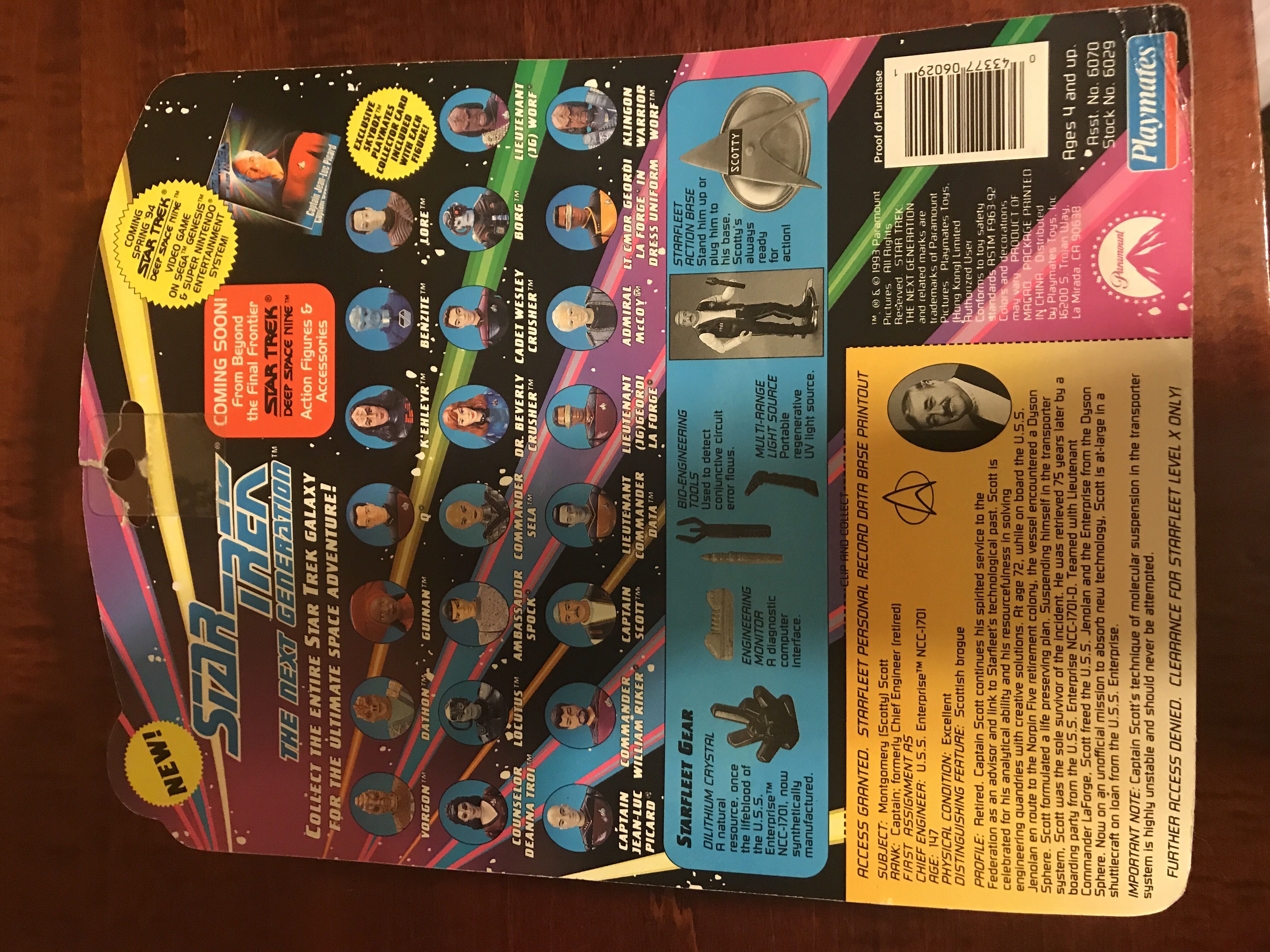 Montgomery Scott - Playmates (Star Trek - The Next Generation) action figure collectible [Barcode 043377060291] - Main Image 2