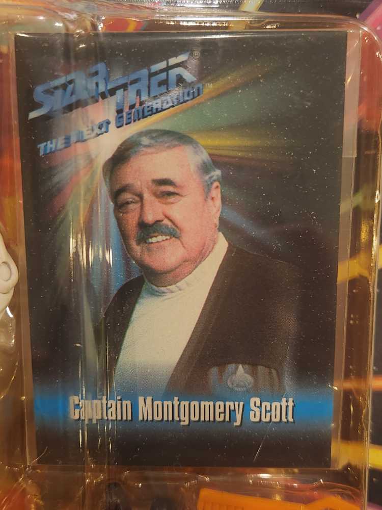 Montgomery Scott - Playmates (Star Trek - The Next Generation) action figure collectible [Barcode 043377060291] - Main Image 4