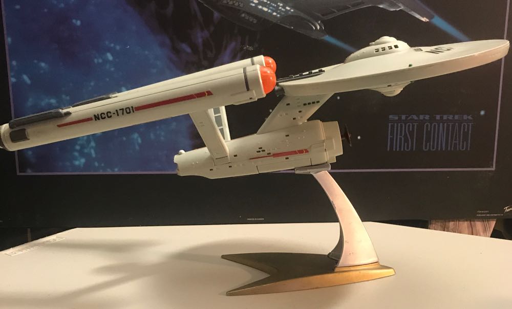 U.S.S. Enterprise NCC 1701 - Playmates (Star Trek Vehiculos) action figure collectible [Barcode 043377061168] - Main Image 2
