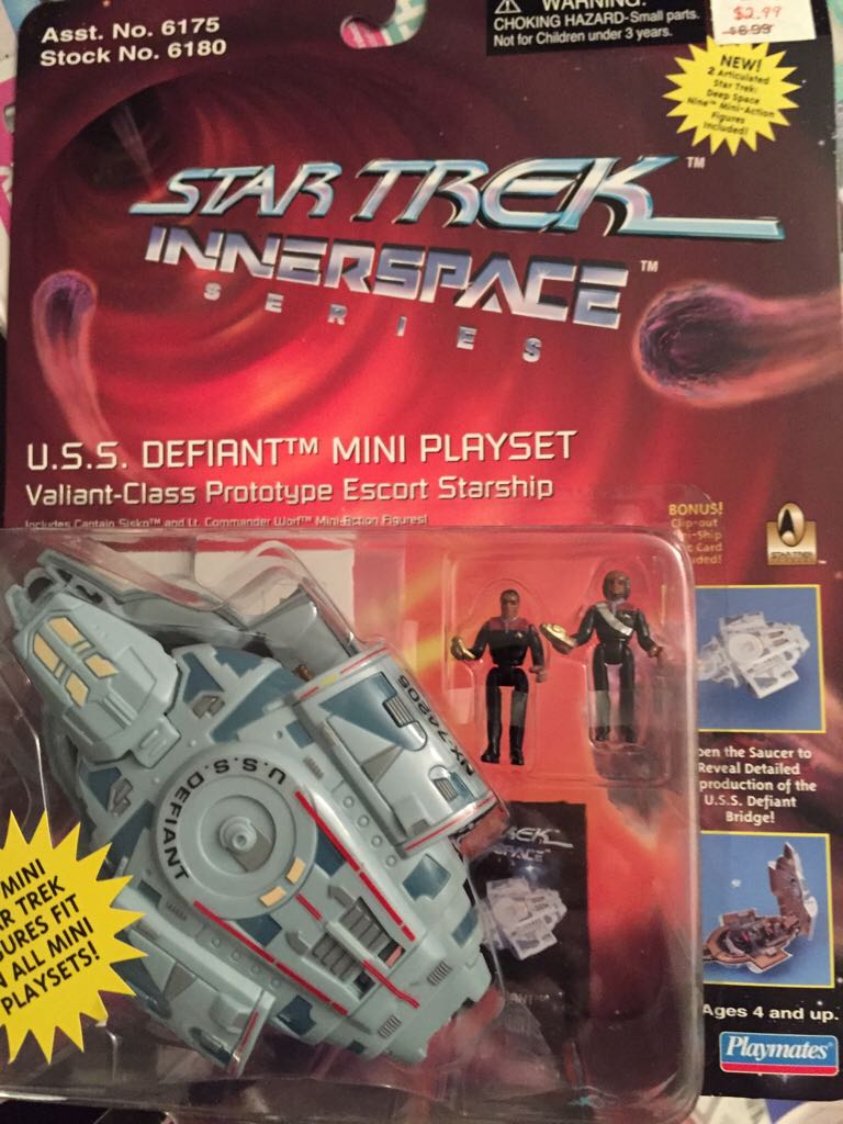 Innerspace USS Defiant Mini Playset - Playmates (Star Trek Innerspace) action figure collectible [Barcode 043377061809] - Main Image 1