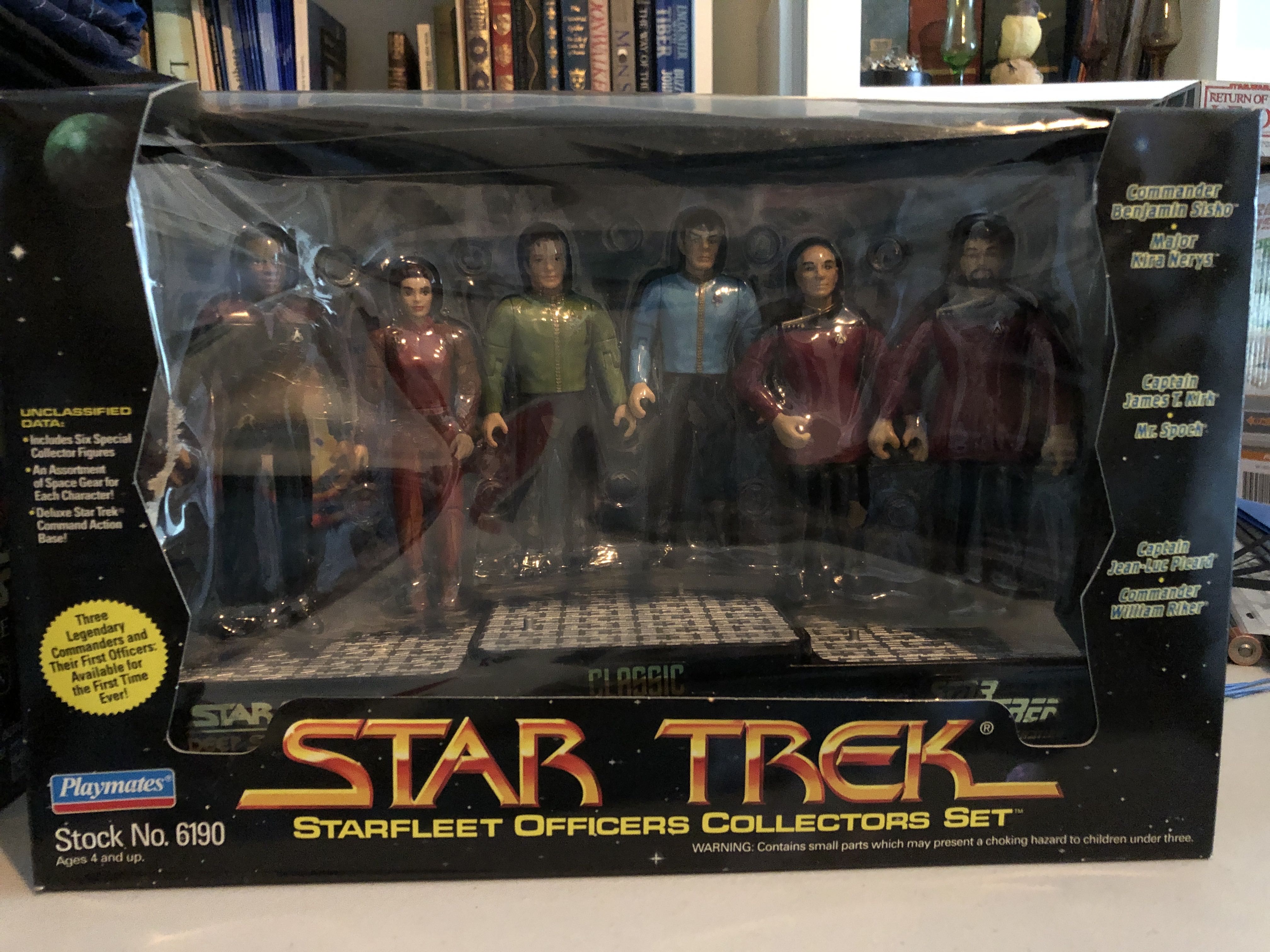Starfleet Officers Collecters Set - Star Trek (Commander Benjamin Sisko , Major Kira Nerys , Captain James T. Kirk , Mr.Spock , Captain Jean-Luc Picard And Commander William Riker) - Playmates (Star Trek: The Next Generation) action figure collectible [Barcode 043377061908] - Main Image 3