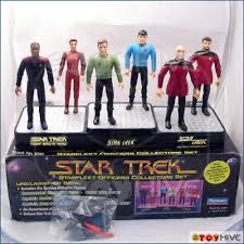 Starfleet Officers Collecters Set - Star Trek (Commander Benjamin Sisko , Major Kira Nerys , Captain James T. Kirk , Mr.Spock , Captain Jean-Luc Picard And Commander William Riker) - Playmates (Star Trek: The Next Generation) action figure collectible [Barcode 043377061908] - Main Image 4