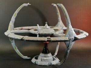 Deep Space Nine Station - Star Trek Deep Space Nine - Playmates (Star Trek DS9) action figure collectible [Barcode 043377062516] - Main Image 3