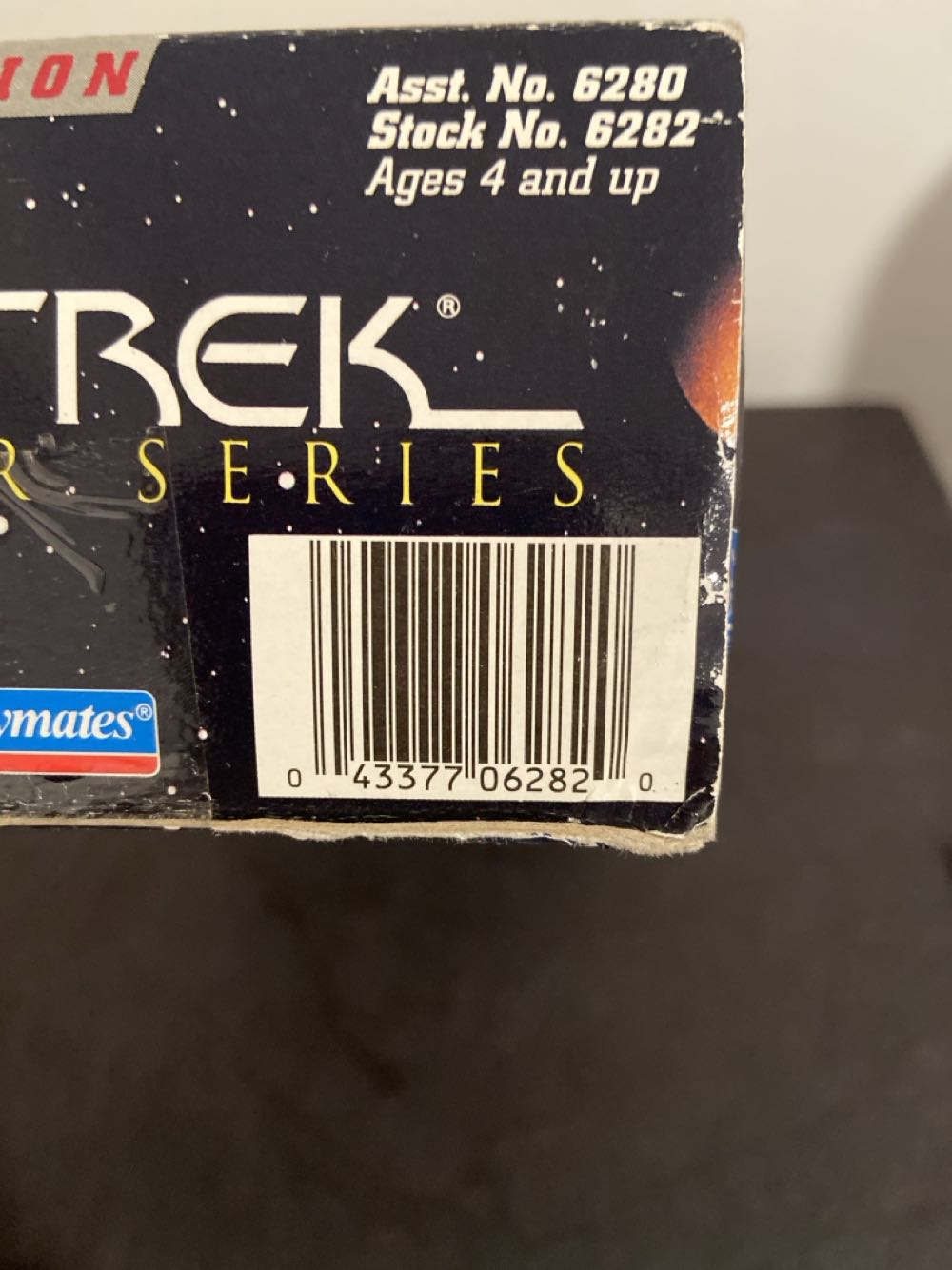 9” Dr. Beverly Crusher (Doctor) - Playmates (Star Trek: Collector Series) action figure collectible [Barcode 043377062820] - Main Image 4